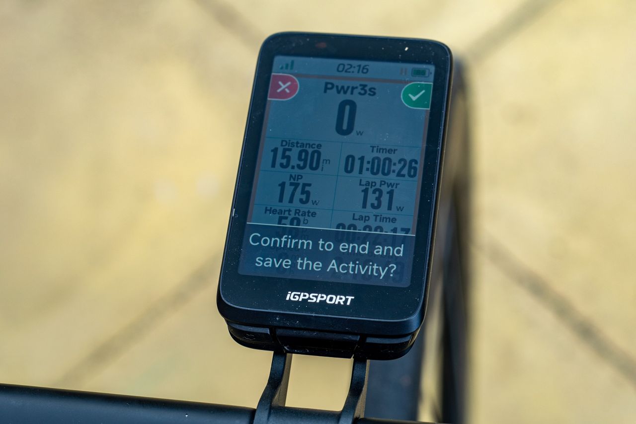An iGPSPORT BiNavi bike computer