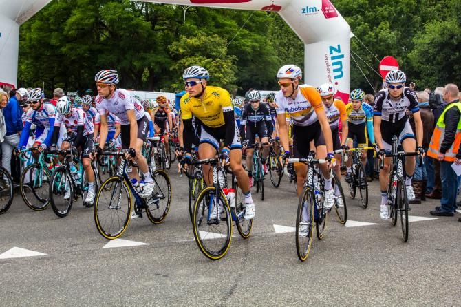 The race heads off with Marcel Kittel (Giant-Shimano) at the front