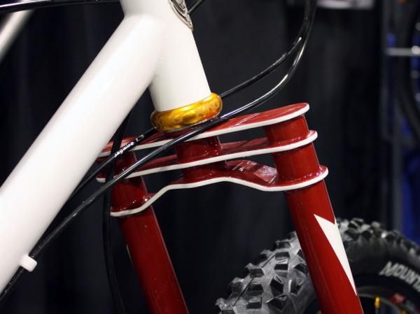 A triple-plate crown is used on this Groovy Cycleworks mountain bike.