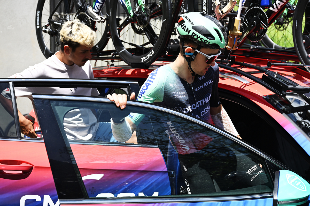 Paul Seixas abandons Tour Auvergne-Rhône-Alpes after crashing previous day