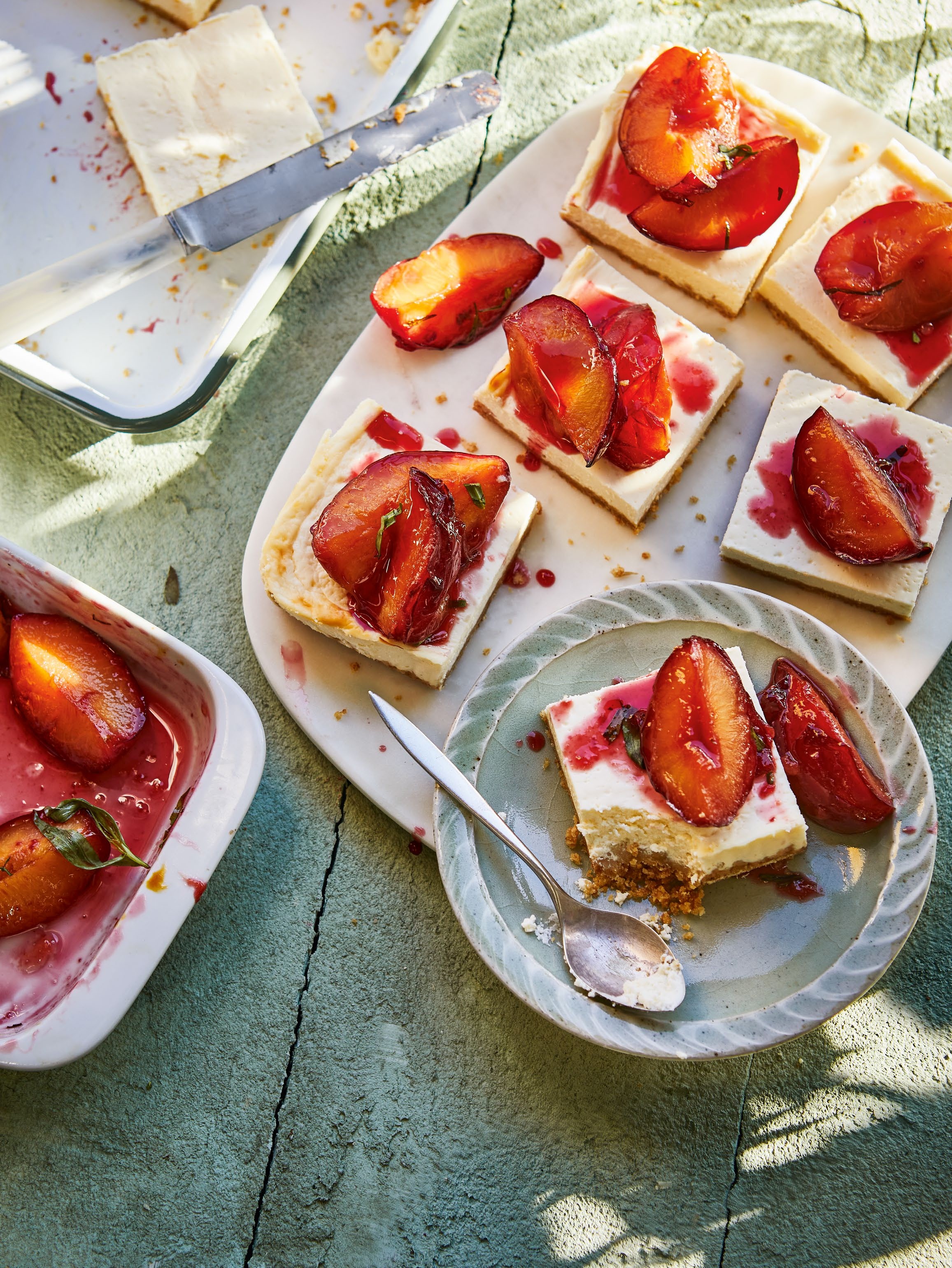 Baked cheesecake with roast plums