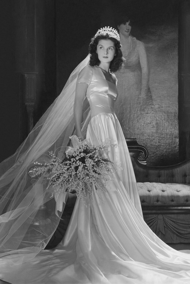 Theodora Crown & English Silk Tulle Veil - Chic Vintage Brides