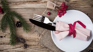 Red and pink festive tables cape