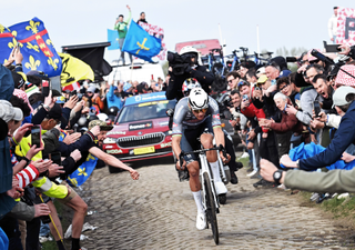'How could I be so stupid?' – Remorseful spectator who threw bidon at Mathieu van der Poel apologises after Paris-Roubaix incident