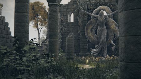 A statue of Queen Marika in Elden Ring