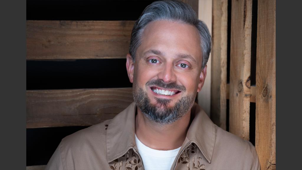 Nate Bargatze to Receive 2026 NAB Television Chairman’s Award