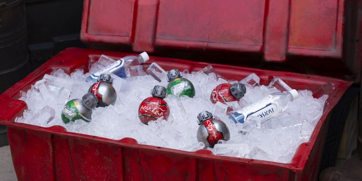 Coke cans found at Star Wars: Galaxy&#039;s Edge