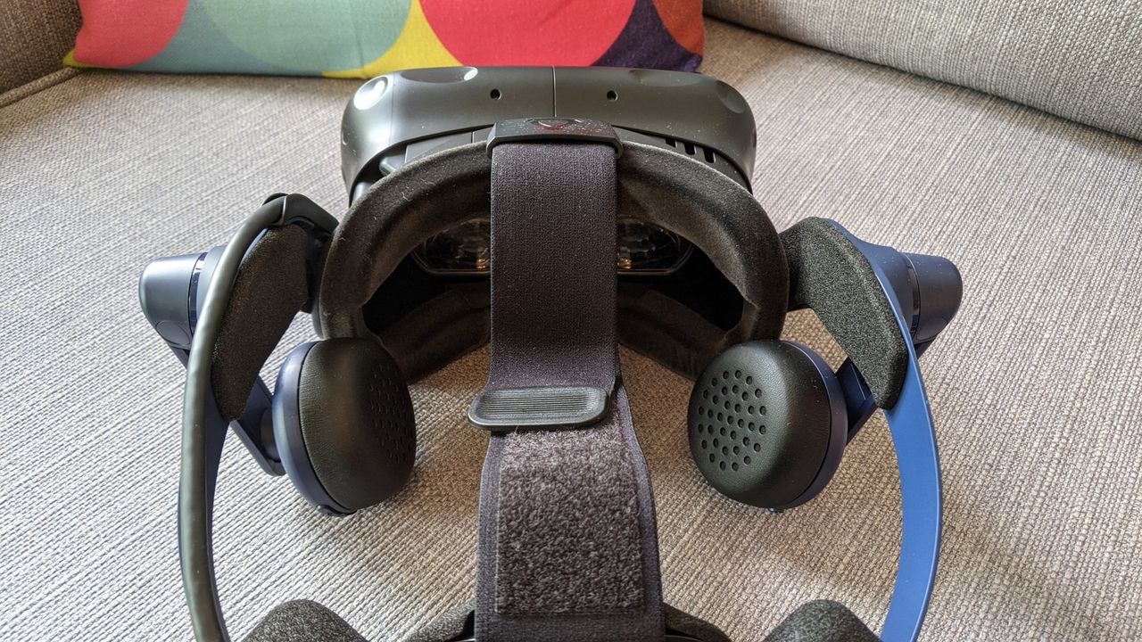 HTC Vive Pro 2_headset top front view_Gerald Lynch_HTC Corporation