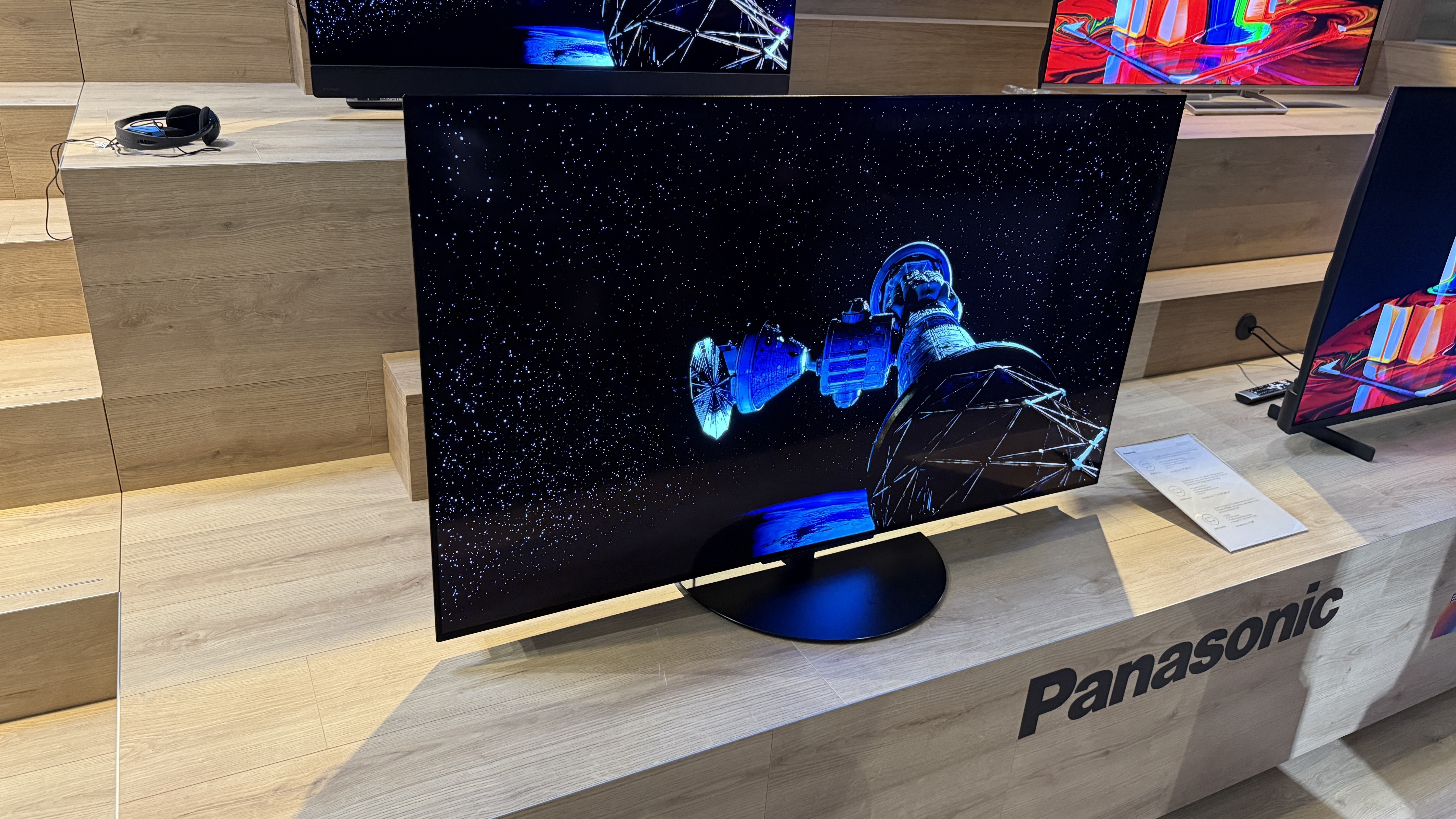 Я видел новую линейку телевизоров Panasonic 2026 года, но тот телевизор, который меня больше всего впечатлил, еще не выпущен.