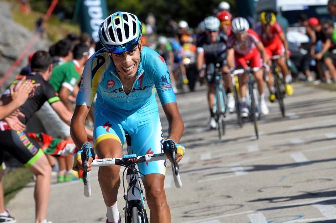 Fabio Aru (Astana) chose his timing perfectly to jump away from the favorites