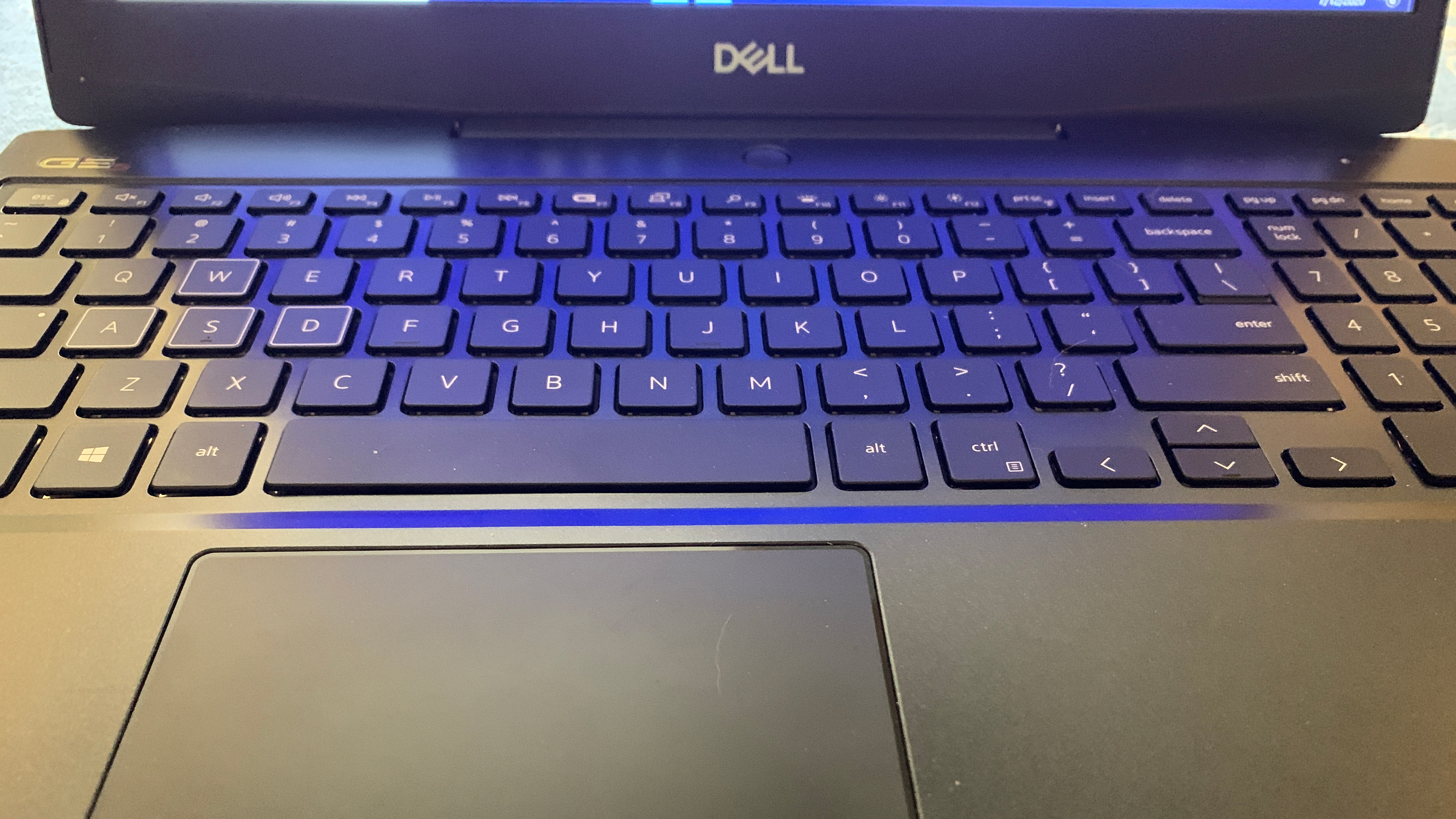 Dell G5 15 SE 5505 keyboard and trackpad