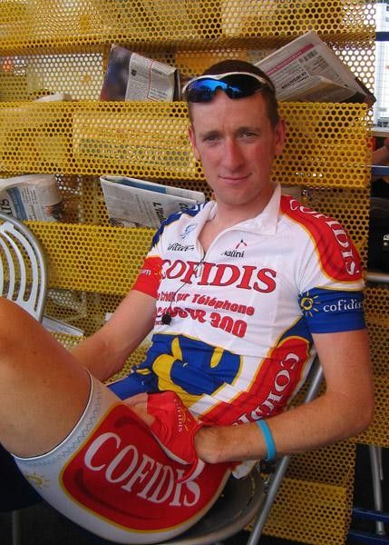 Brad Wiggins getting comfy