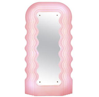 viral Ettore Sottsass mirror in pink