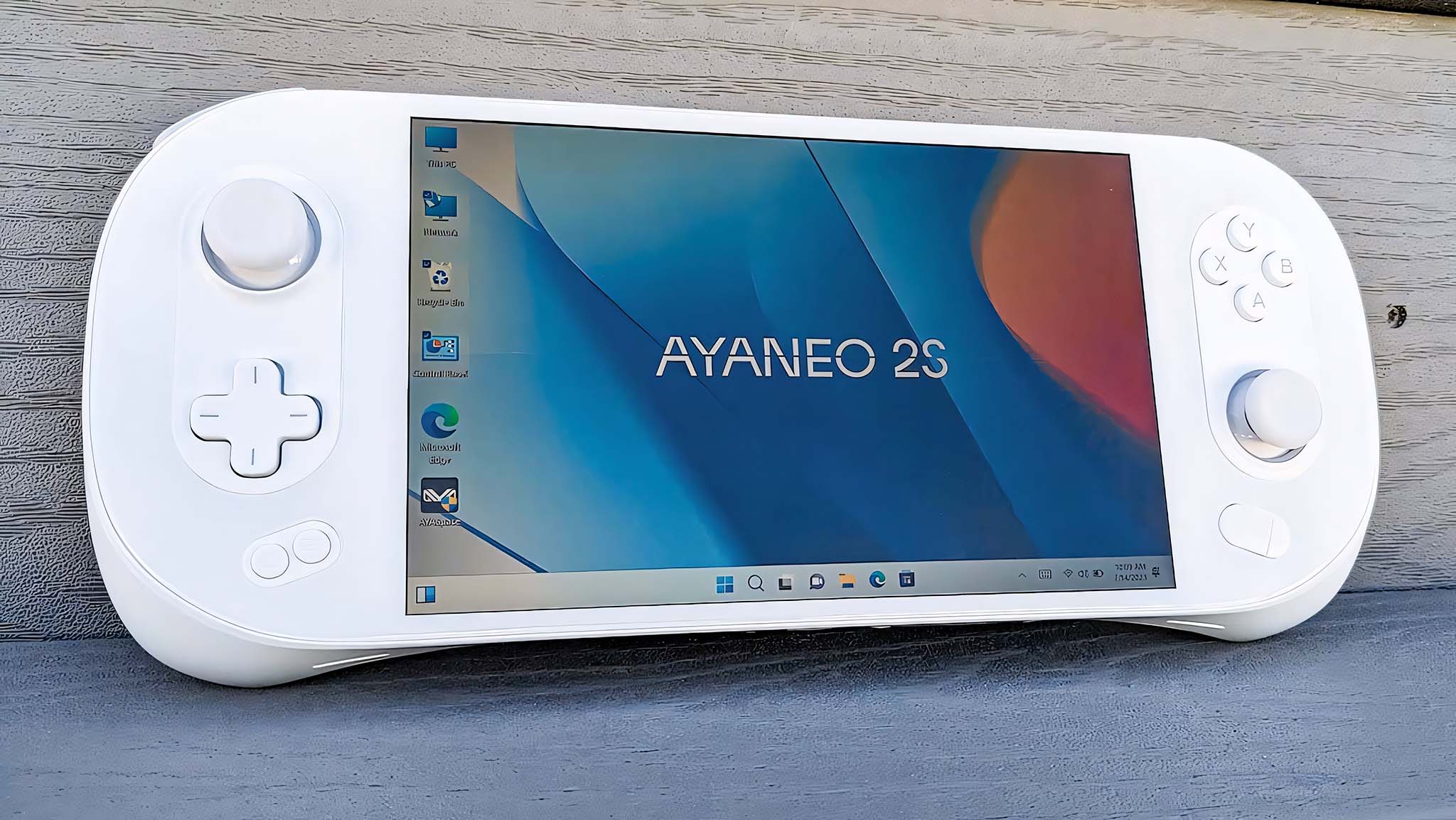 AYANEO 2S screen.