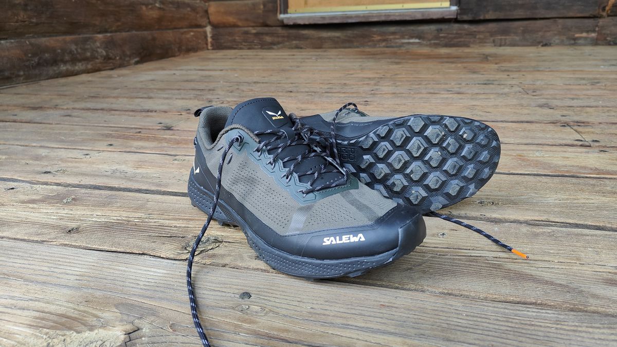 full cut hiking boots
