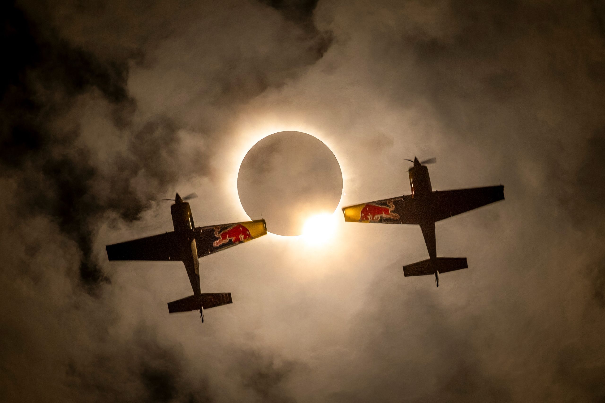 Red Bull aerobatic pilots captured in a once-in-a-lifetime photograph ...