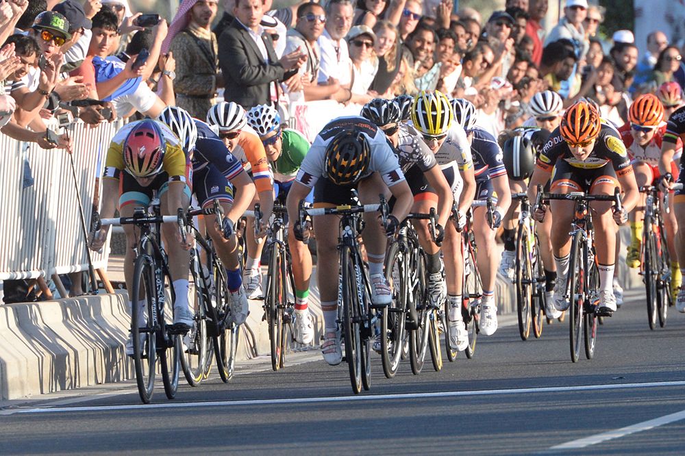 A close sprint on the final stage of the Ladies Tour of Qatar between Lizzie Armitstead (L) and Chloe Hosking (R)