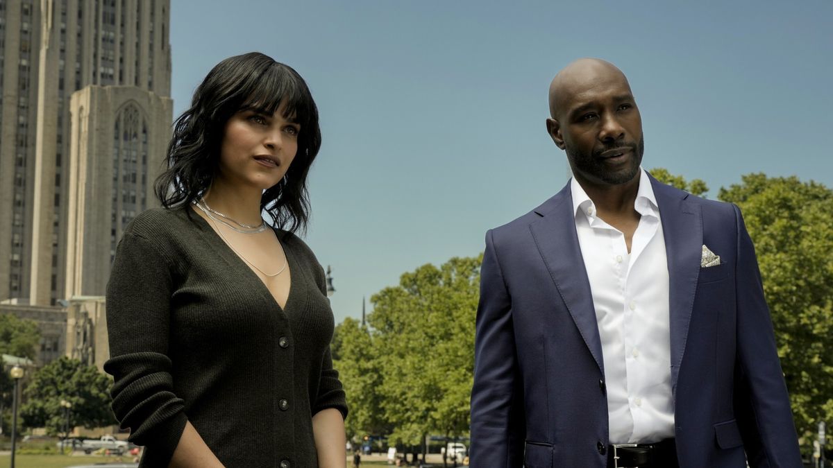 Eve Harlow and Morris Chestnut in Watson