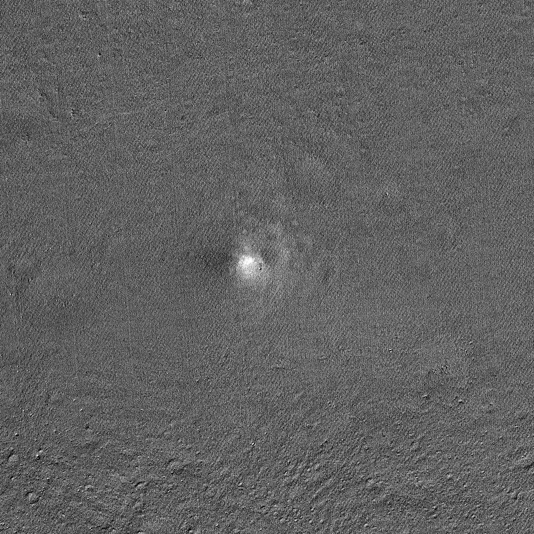 Το τροχιακό της NASA κατασκοπεύει το SLIM προσεδάφιο της Ιαπωνίας κολλημένο στην επιφάνεια του φεγγαριού (φωτογραφία)