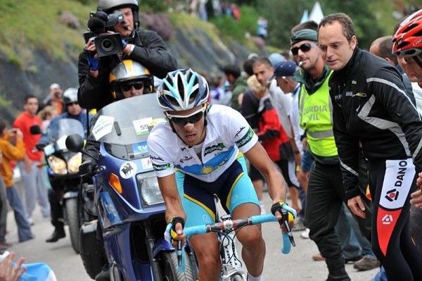 Alberto Contador (Astana) on his way to the stage win.