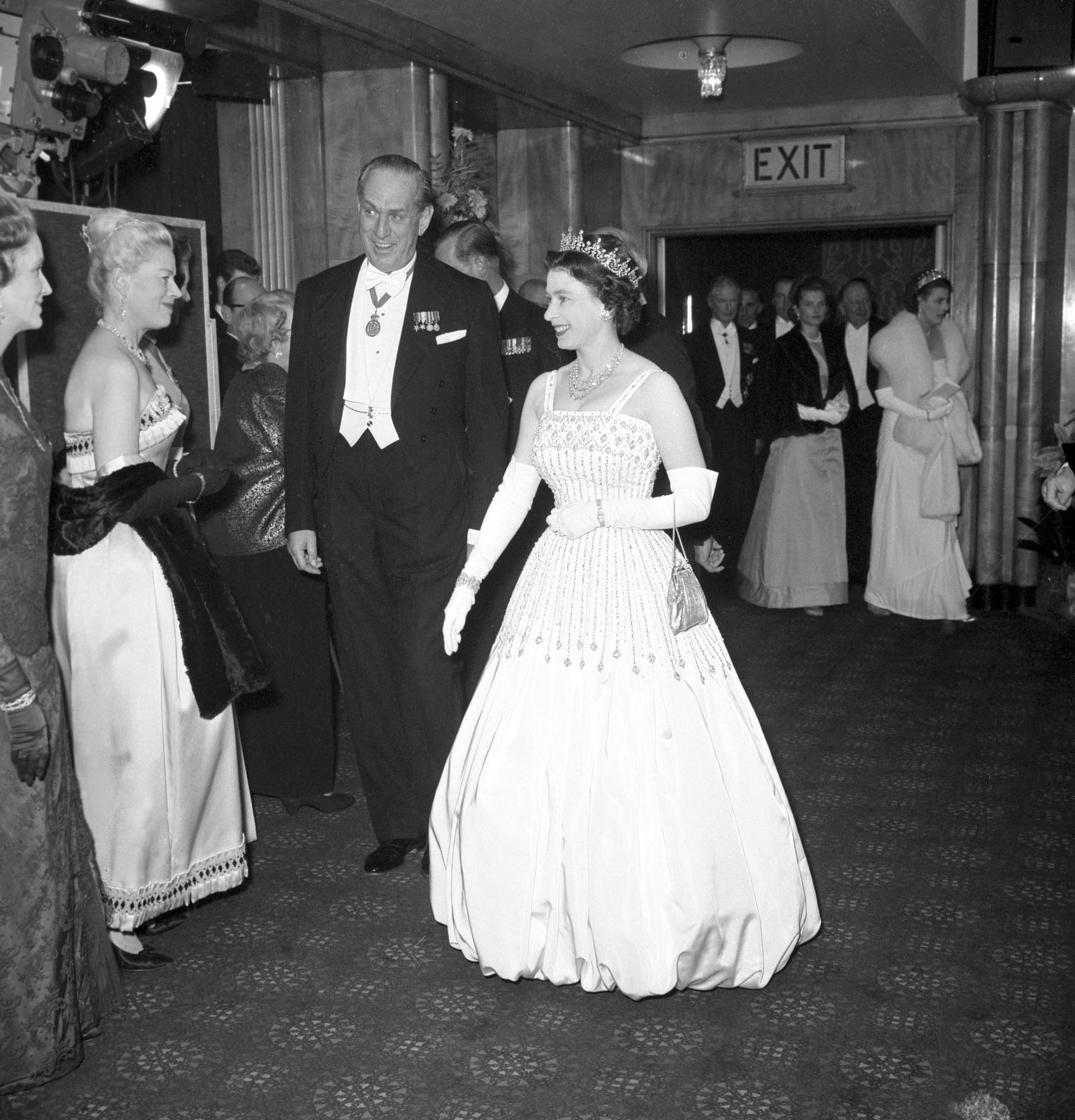 The Queen at the &#039;Lawrence of Arabia&#039; Premiere at the Odeon, Leicester Square.