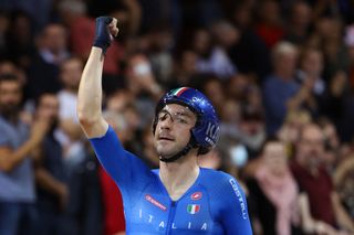 Elia Viviani takes gold in the elimination race at the Track World Championships