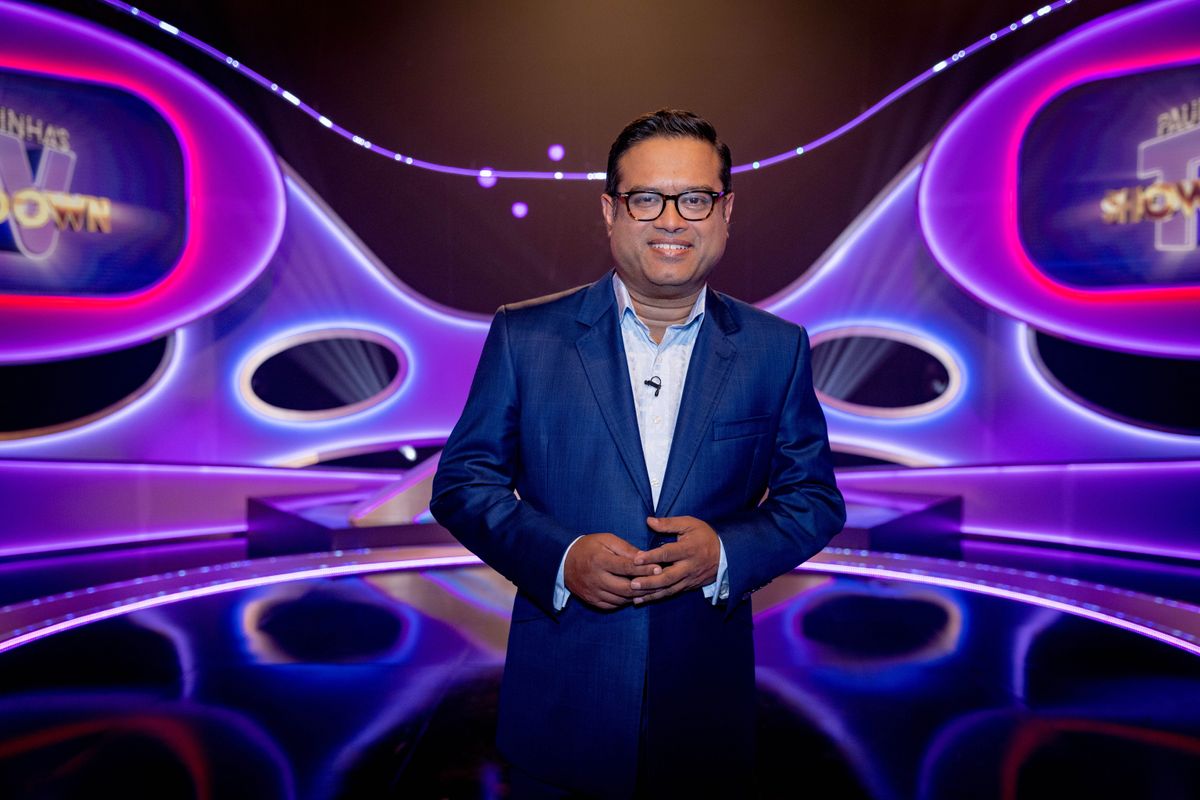 Paul Sinha on the set of TV Showdown.