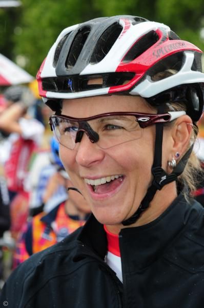 Meredith Miller (California Giant Berry) having a laugh on the starting line