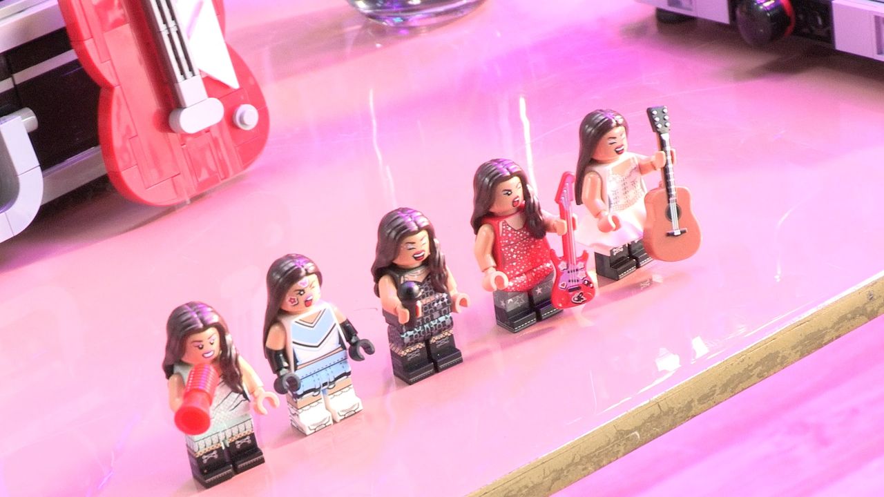 Olivia Rodrigo x Lego