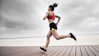 What are the different muscle fiber types: Image shows woman running