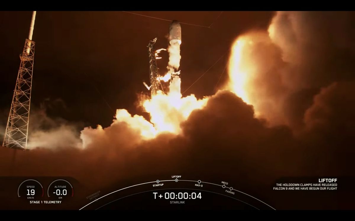 El lanzamiento de un cohete SpaceX Falcon 9 es el duodécimo récord de la misión, aterrizando a bordo de un barco en el mar