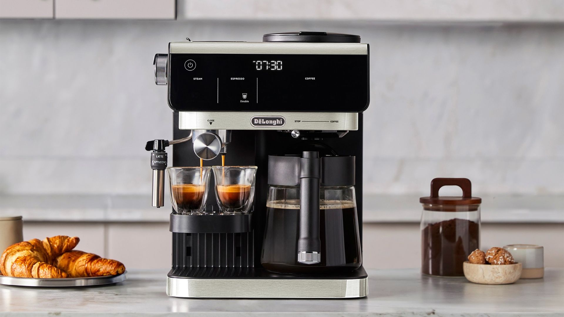 De'Longhi's new machine combines drip coffee, espresso and cold brew in a design that's 20% smaller