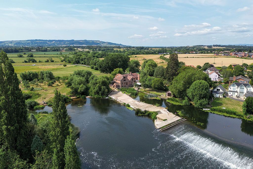 Houses for sale for around &pound;1m: Fladbury Mill, Fladbury, Pershore, Worcestershire