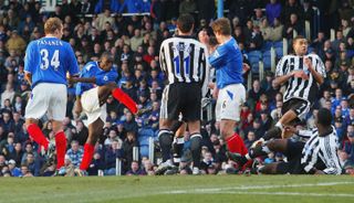 Lomana LuaLua scores for Portsmouth against Newcastle, 2004