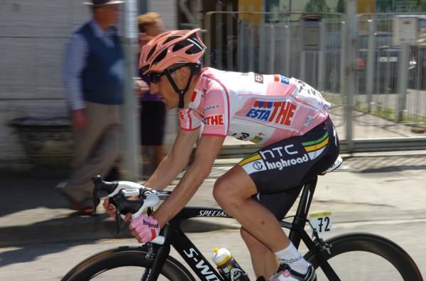 Marco Pinotti enjoying his day in pink