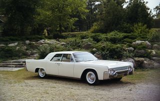 1961 Lincoln Continental four door car