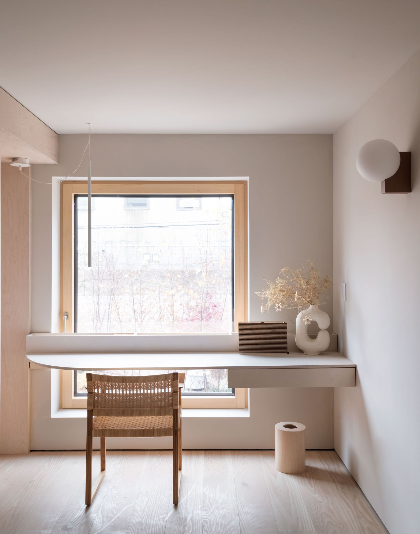 Apartment office ideas – 10 ways to make room for a desk when space is ...