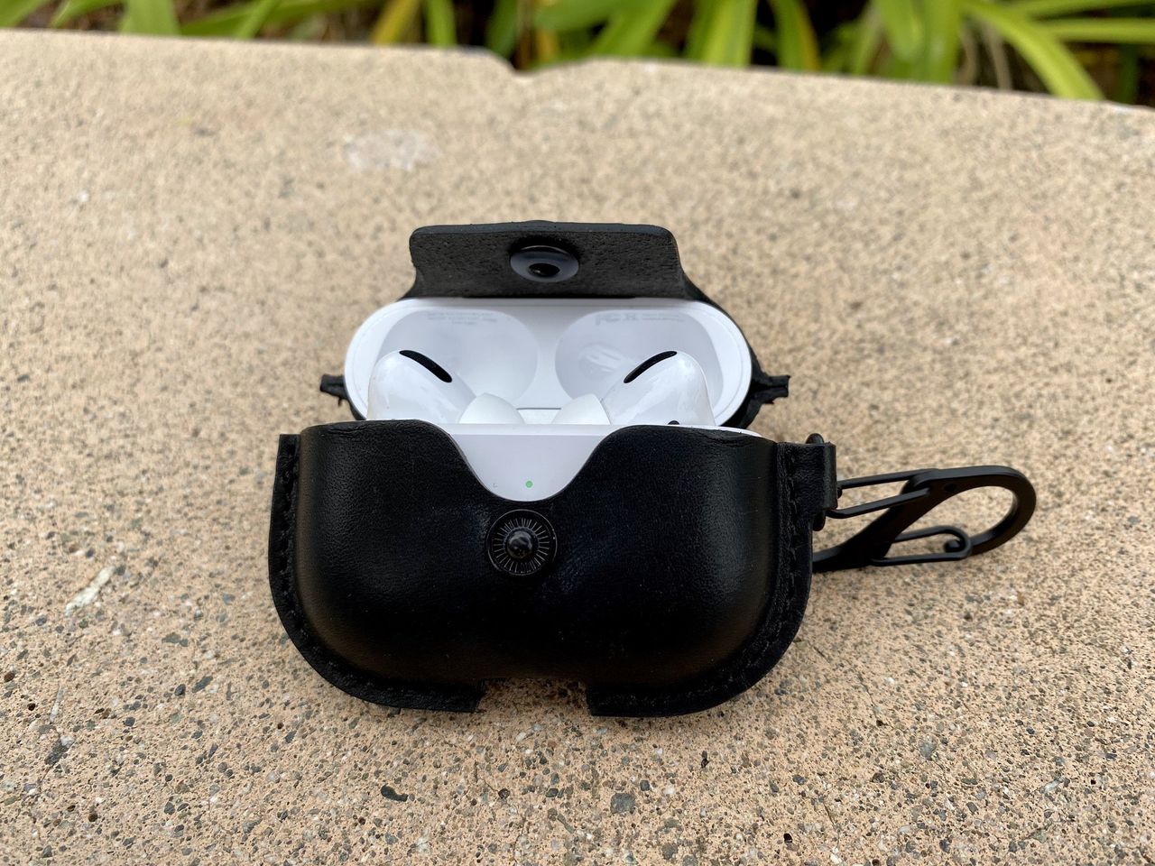 TwelveSouth AirSnap Pro open