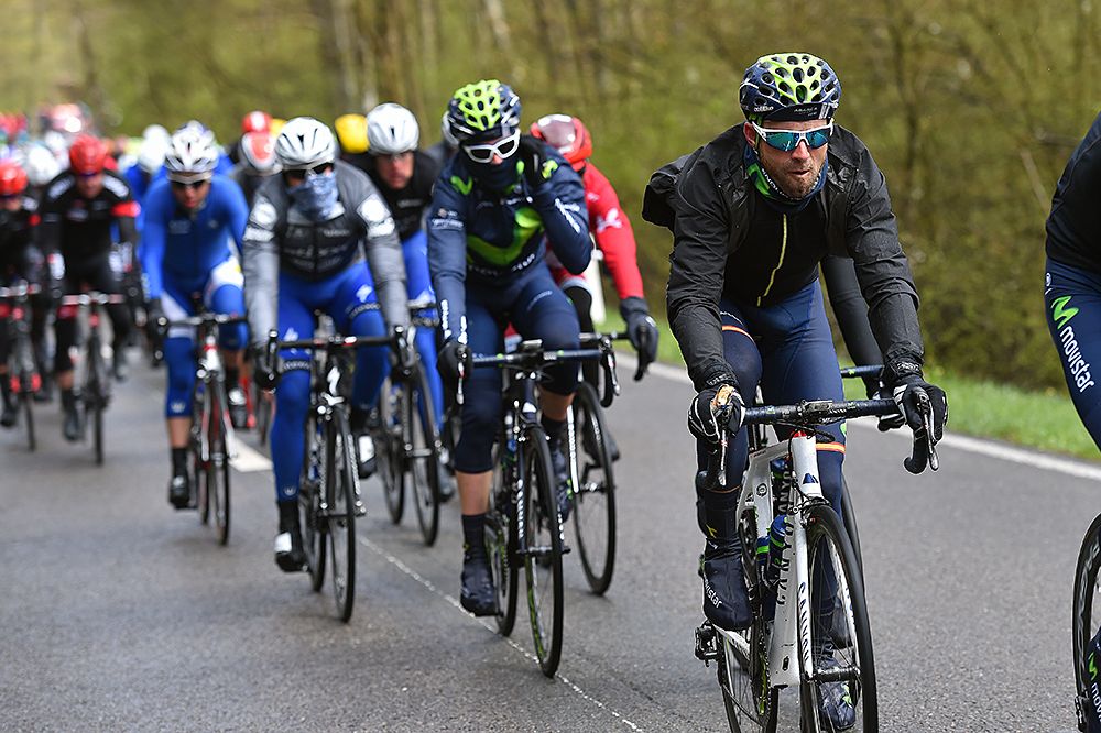 Valverde in the group at Liege-Bastogne-Liege