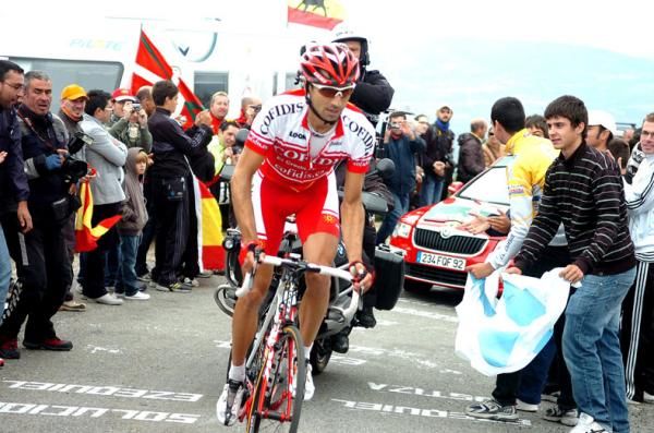 David Moncoutie (Cofidis) grinds towards the summit.