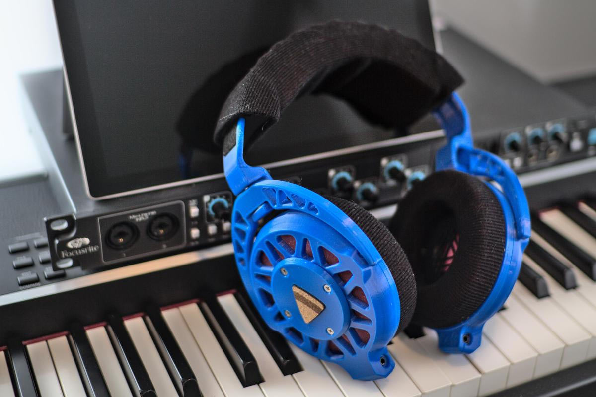 DIY Headphone Kit Will Test Your 3D Printing Soldering Skills