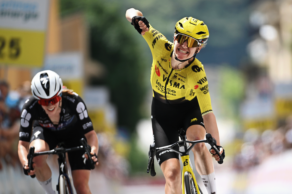 SONDRIO, ITALY - JUNE 17: Femke de Vries of Netherlands and Team Visma | Lease a Bike (R) celebrates at finish line as stage winner ahead of Lauren Dickson of Great Britain and Team FDJ United - SUEZ during the 10th Tour de Suisse Women 2026, Stage 1 a 109.3km stage from Sondrio to Sondrio / #UCIWWT / on June 17, 2026 in Sondrio, Italy. (Photo by Tim de Waele/Getty Images)