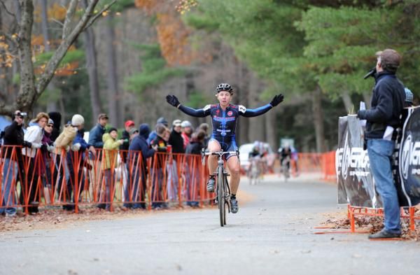 Laura Van Gilder (C3/Athletes Serving Athletes) notches another impressive victory.