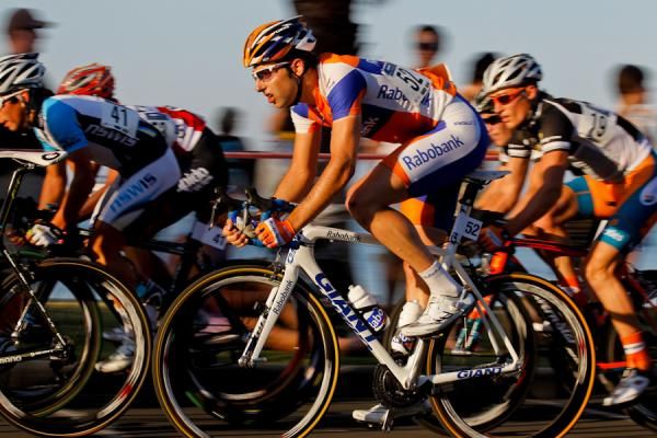 Tom Leezer races in the afternoon sunshine.