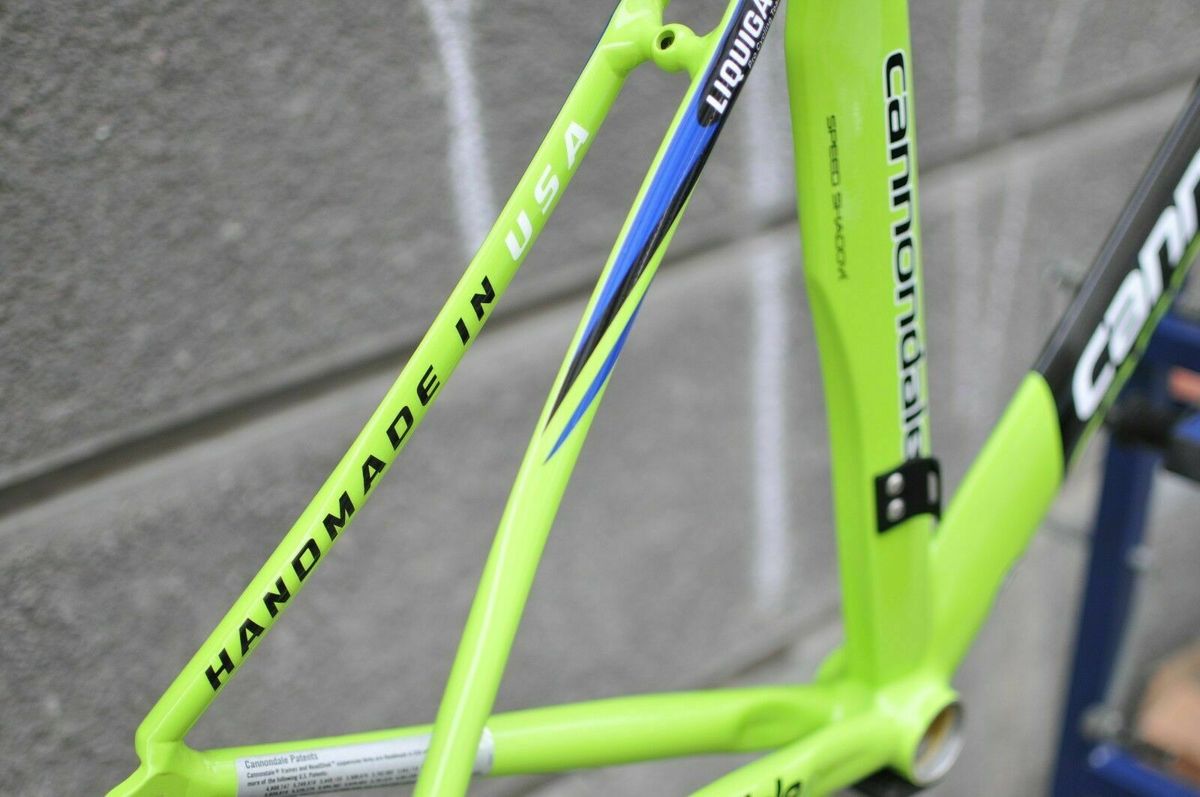 A rear-wheel cut-out keeps things tight and aero; this frame could surely give today's fastest frames a run for their money, despite being almost a decade-and-a-half old