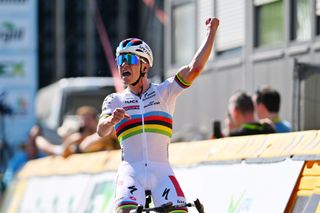 Remco Evenepoel conquers Belgian Road Championships in two-up duel 