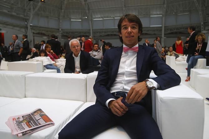 Rigoberto Uran wore a pink bowtie at the 2015 Giro d'Italia route presentation