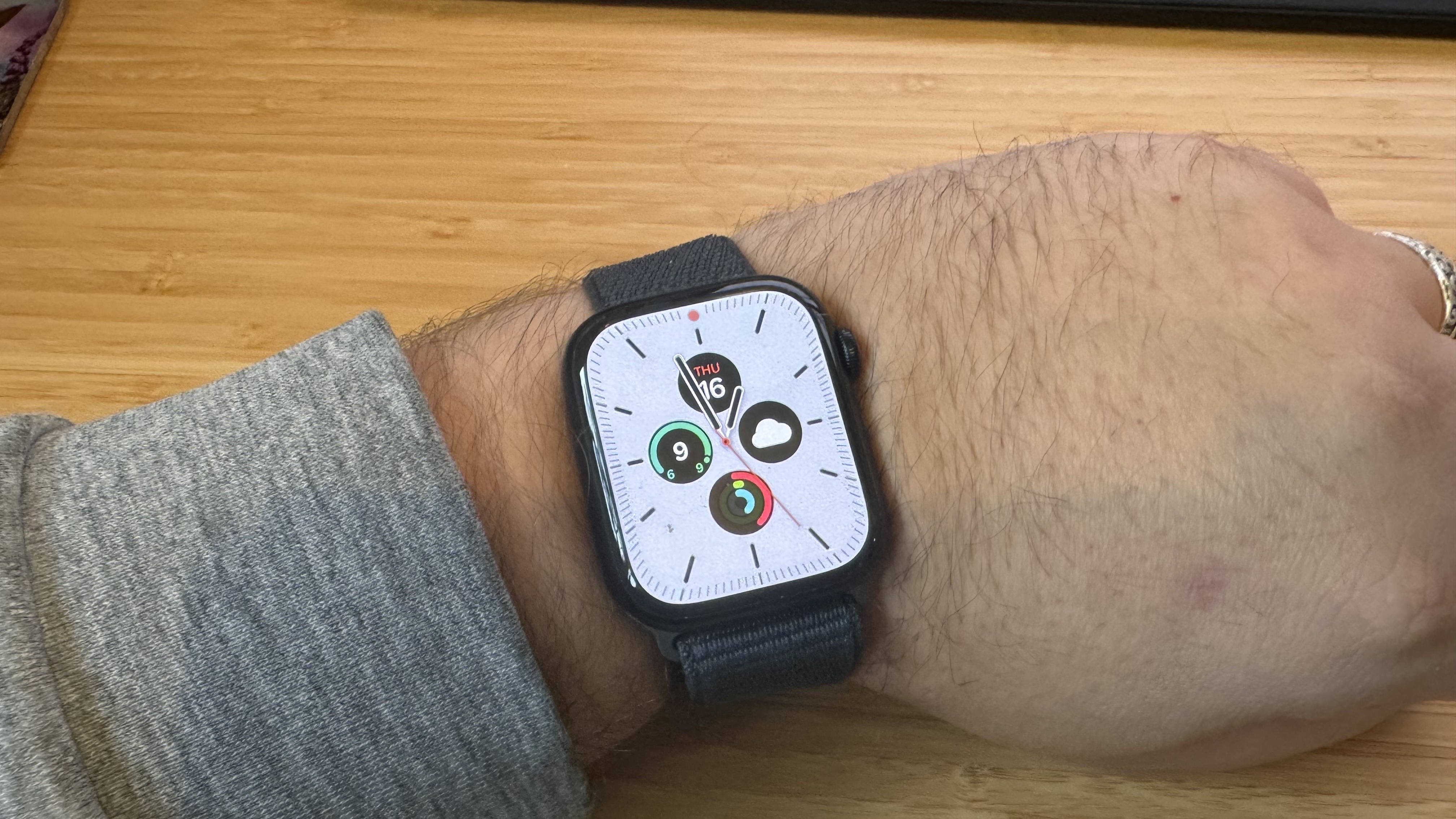 Apple Watch Series 9 First Look: Double Tap Gesture, Faster Performance -  CNET