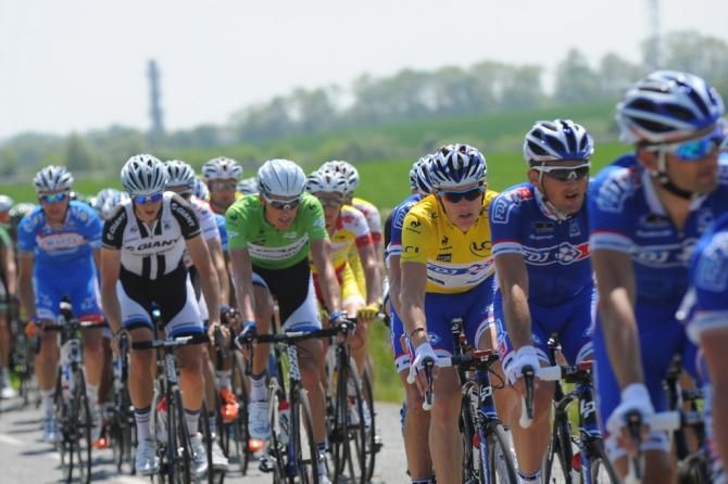 FDJ protecting D&eacute;mare in the peloton