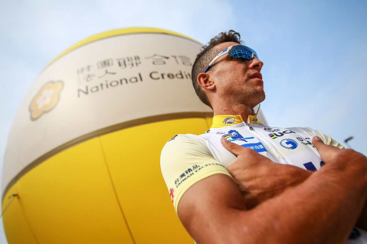 Carlos Eduardo Alzate (UnitedHealthcare) in the yellow jersey
